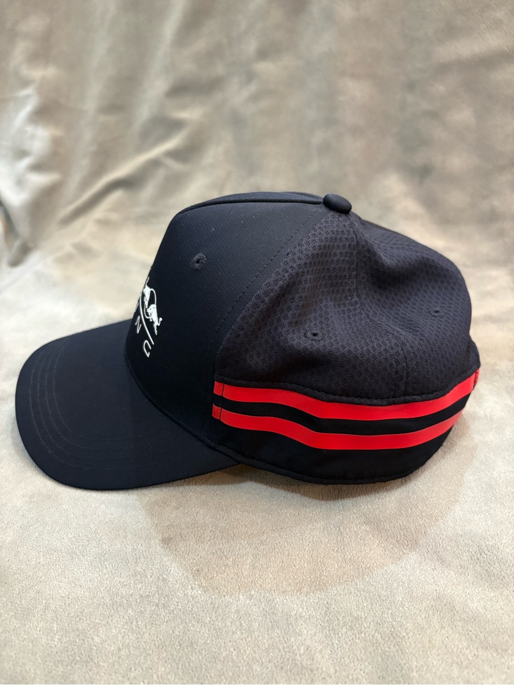 Red Bull Racing Formula 1 Injection Cap - Picture 2 of 6